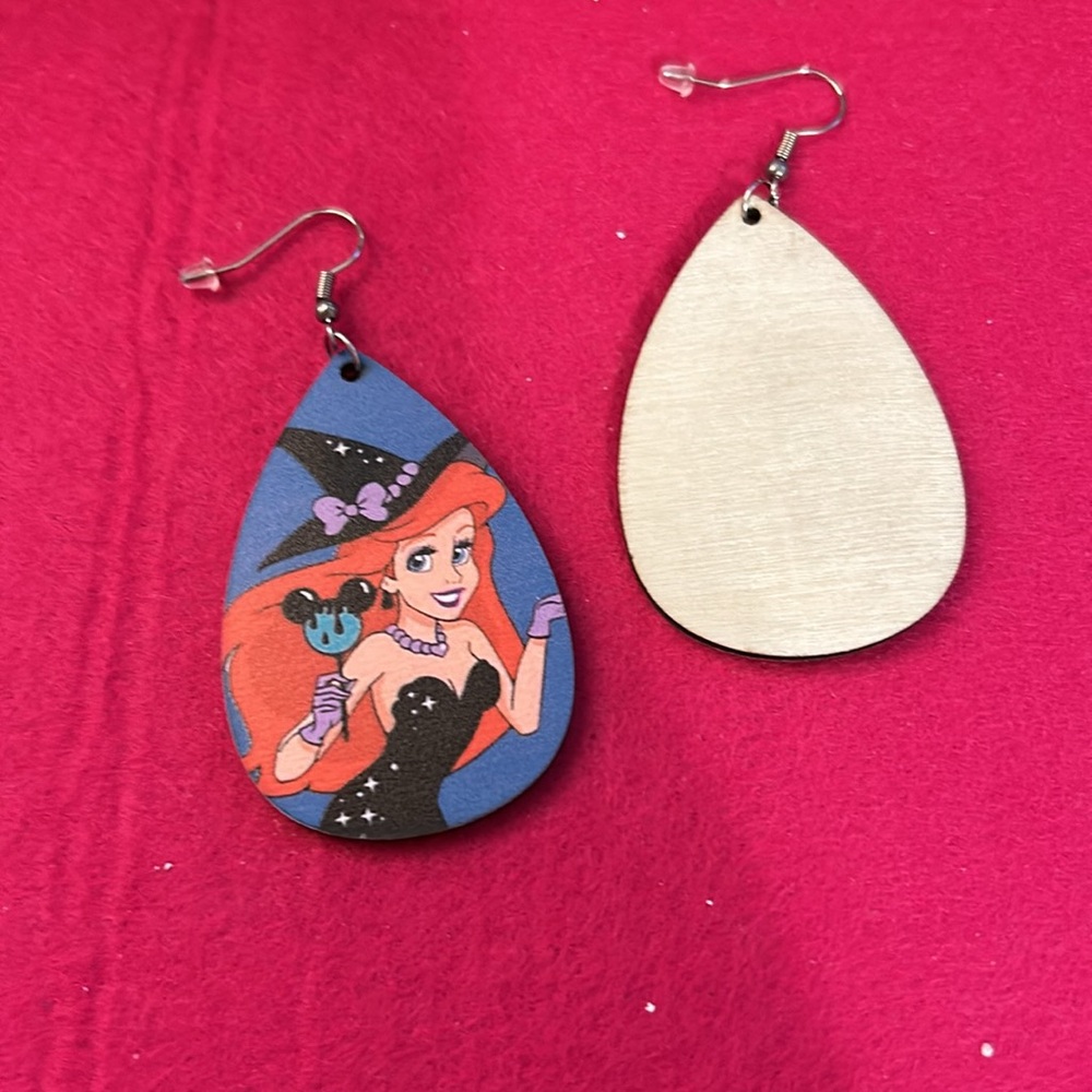Ariel in costume wood earrings - Picture 2 of 3